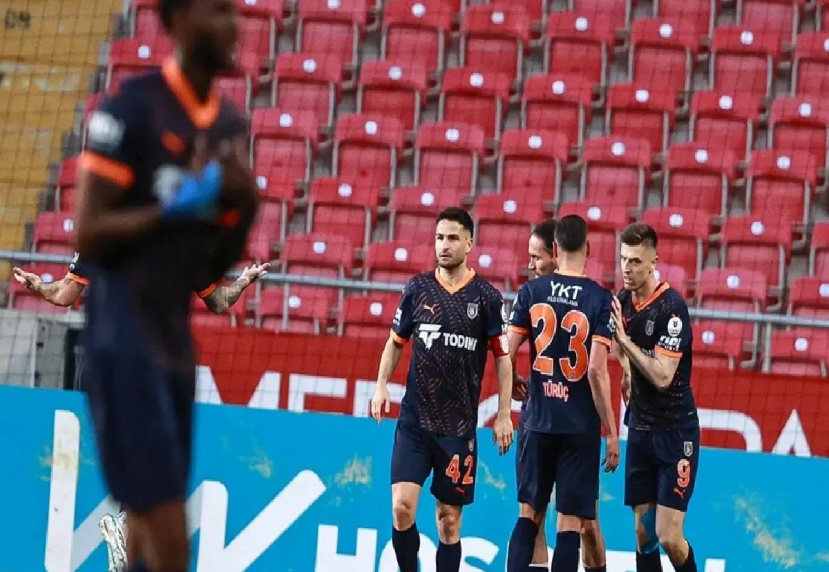 Başakşehir, Hatayspor’u 2-1 Geçti