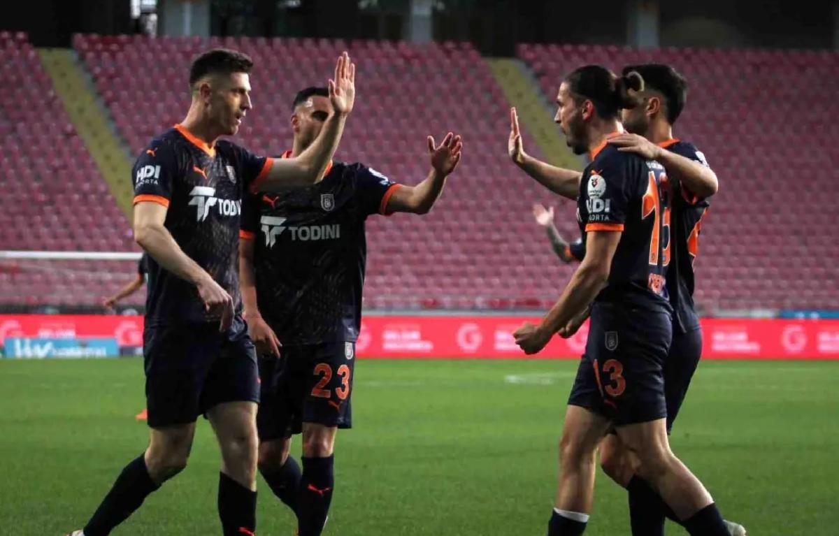 Başakşehir, Hatayspor’u 2-1 Geride Bıraktı