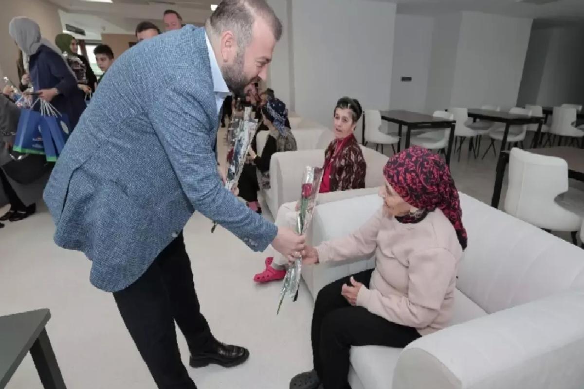 Başkan Candaroğlu’ndan Anneler Günü Ziyareti