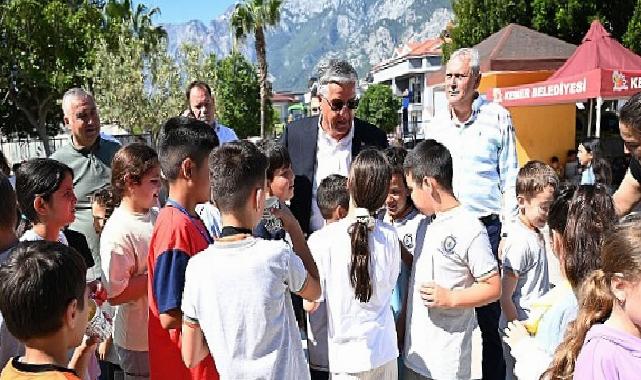 Başkan Topaloğlu kermese katıldı