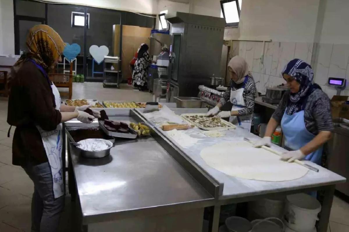 Battalgazi Belediyesi Kadın Kooperatifi, Kadın Emeğiyle Doğal Ürünler Sunuyor