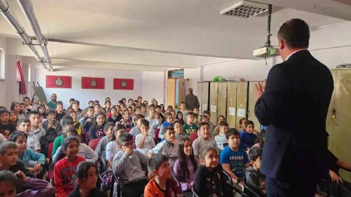 Bayat’ta öğrencilere vergi bilinci anlatıldı