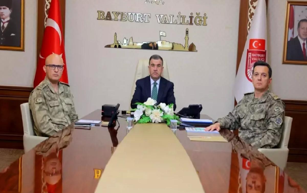 Bayburt Valisi Güvenlik Toplantısına Katıldı