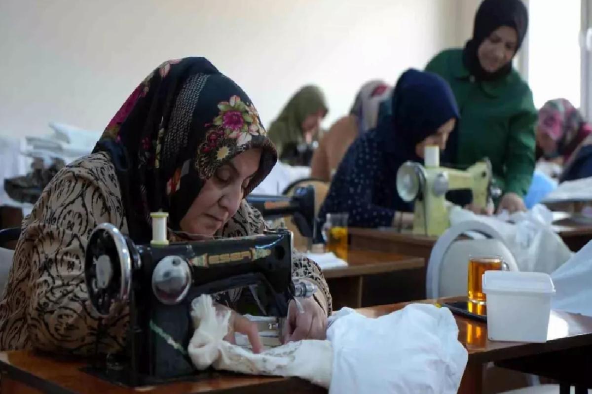 Bayburtlu Kadınlar Beyaz İş Nakışlarıyla Ekonomiye Katkı Sağlıyor