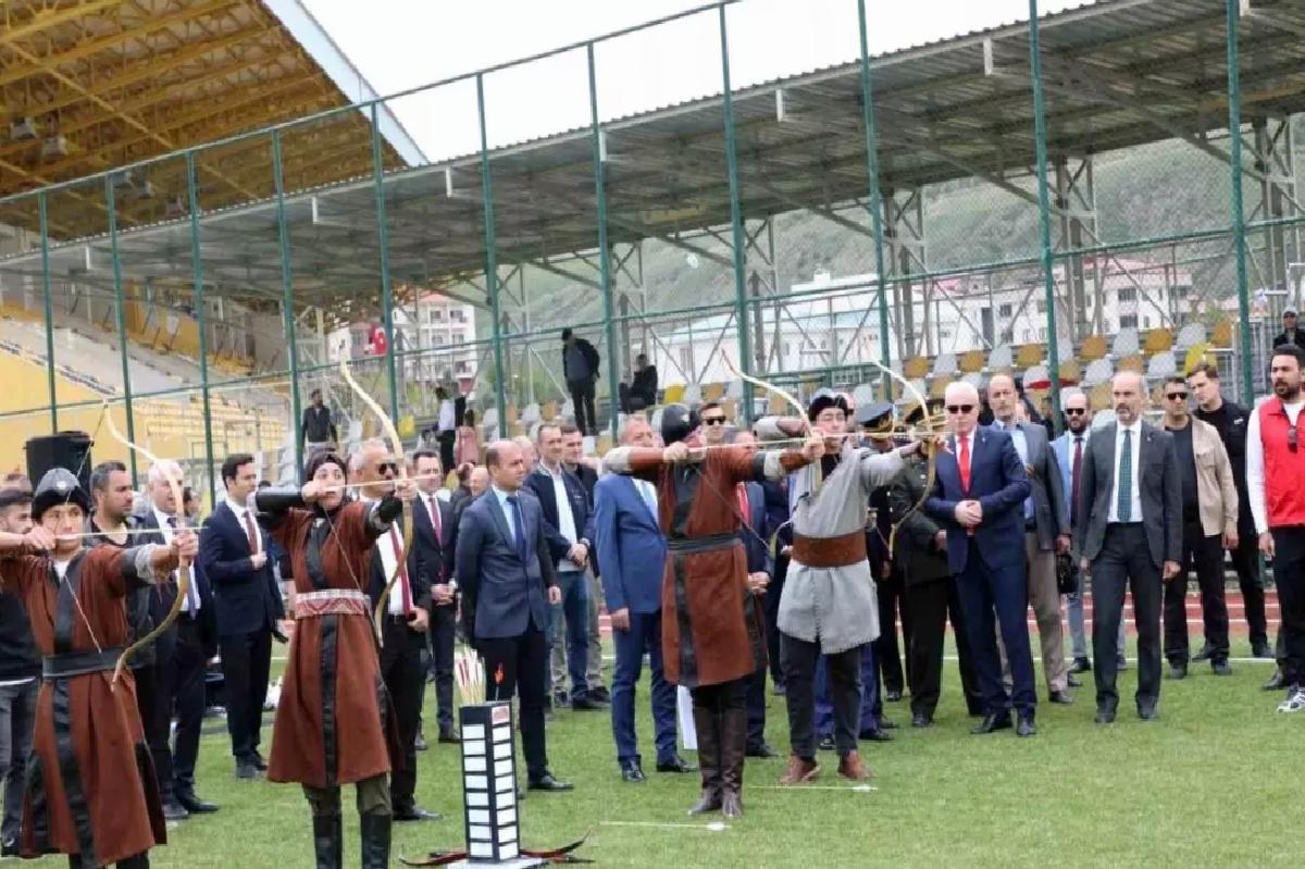 Bayburt’ta Atatürk’ü Anma ve Gençlik Spor Bayramı Coşkuyla Kutlandı