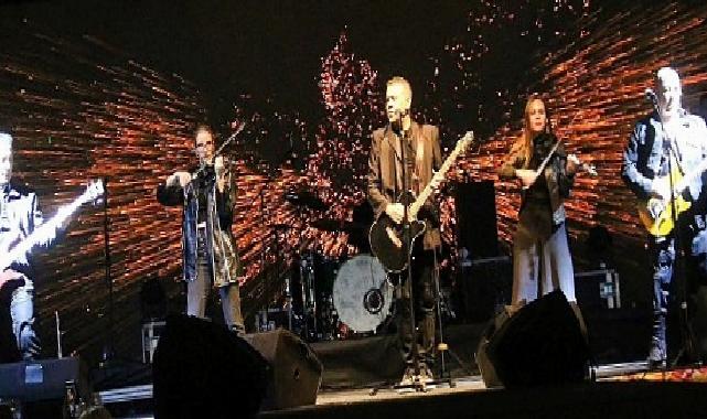 Bayındır 26. Uluslararası Çiçek Festivalinin 2. Gününde Haluk Levent Rüzgarı Esti