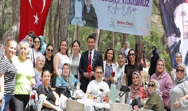 Bayraklı’da Anneler Günü Kutlaması