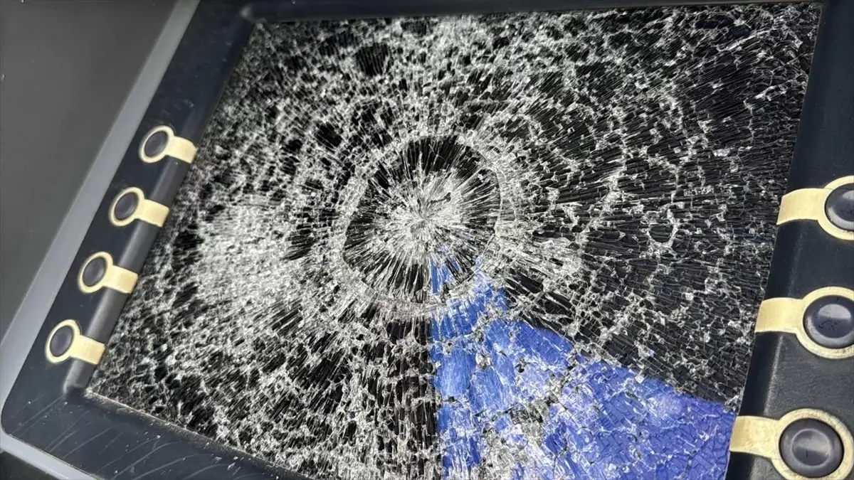 Bayrampaşa’da ATM’lere Zarar Verildi