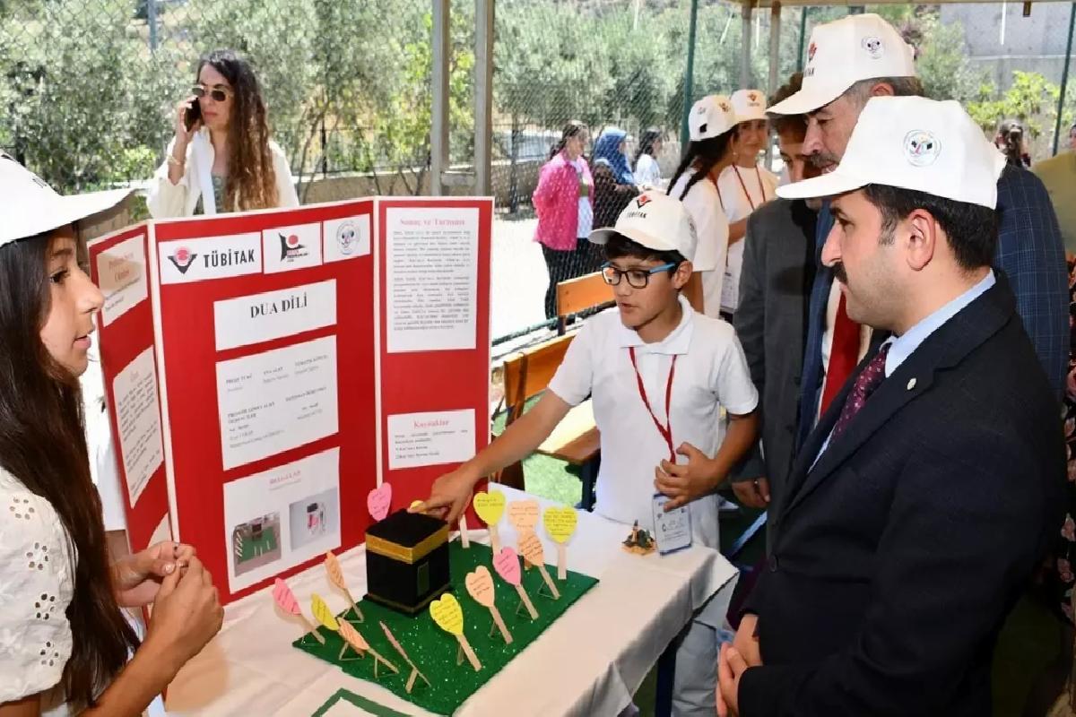 Belen’de TÜBİTAK 4006 Bilim Fuarı Açıldı