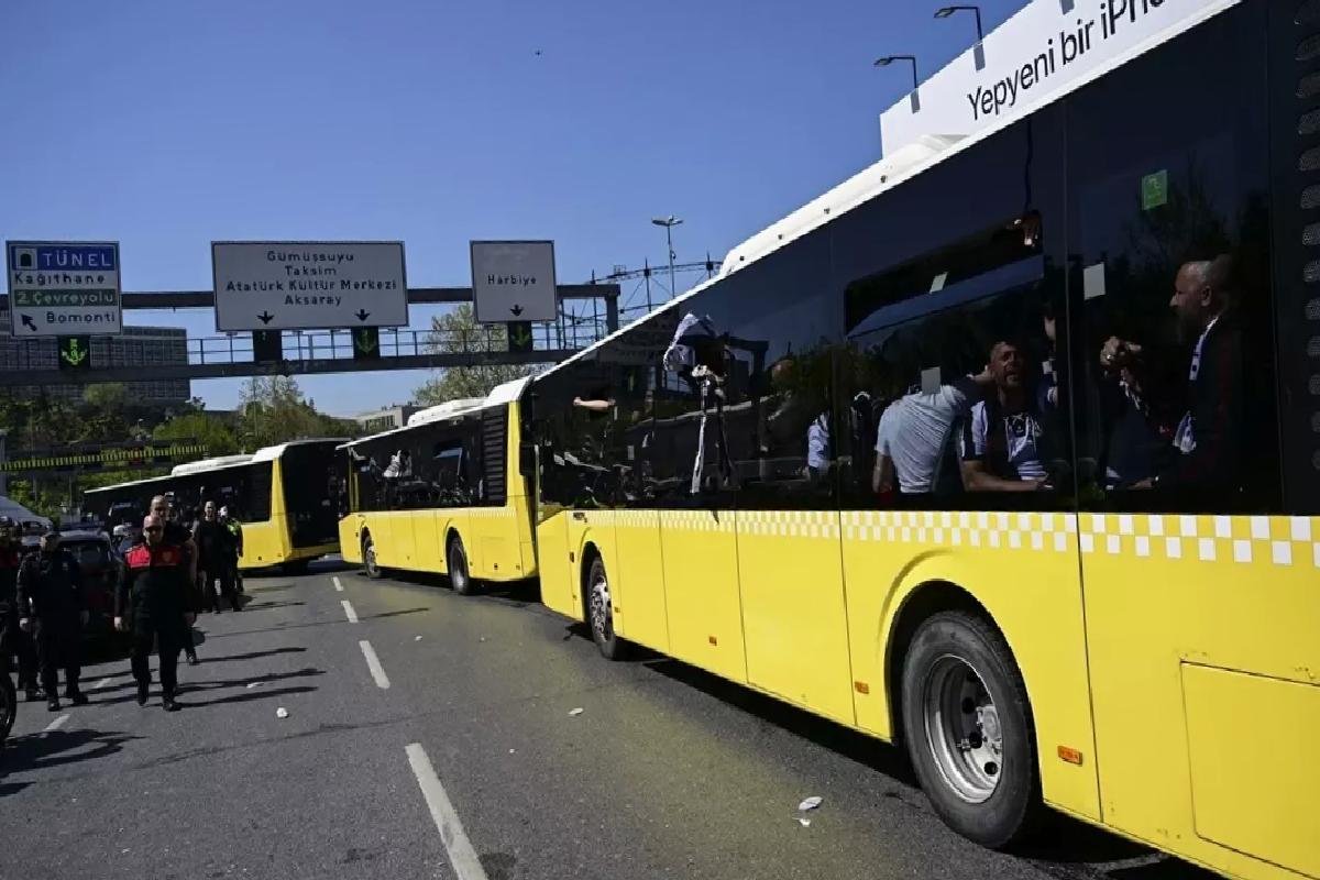 Beşiktaş Taraftarları Derbiye Yola Çıktı
