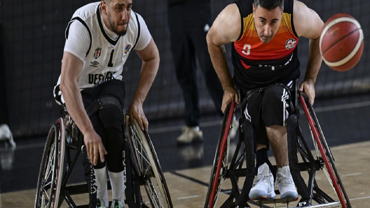 Beşiktaş ve Batman basketbol takımları farkındalık için sahaya çıktı