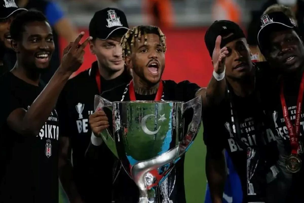 Beşiktaş’ın eski yıldızından çok konuşulacak sözler: Sen adam değilsin dedim