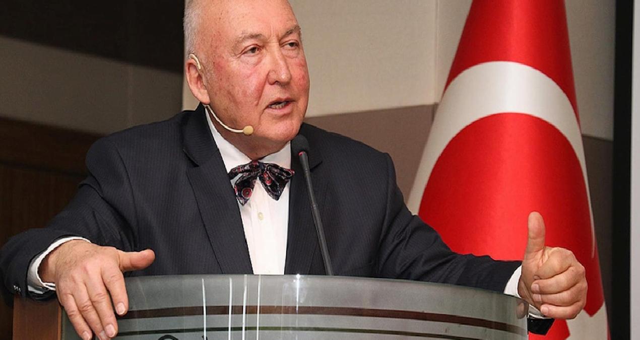 Beyin kanaması geçiren Prof. Ahmet Ercan yeni açıklama yaptı, fotoğrafını paylaştı!
