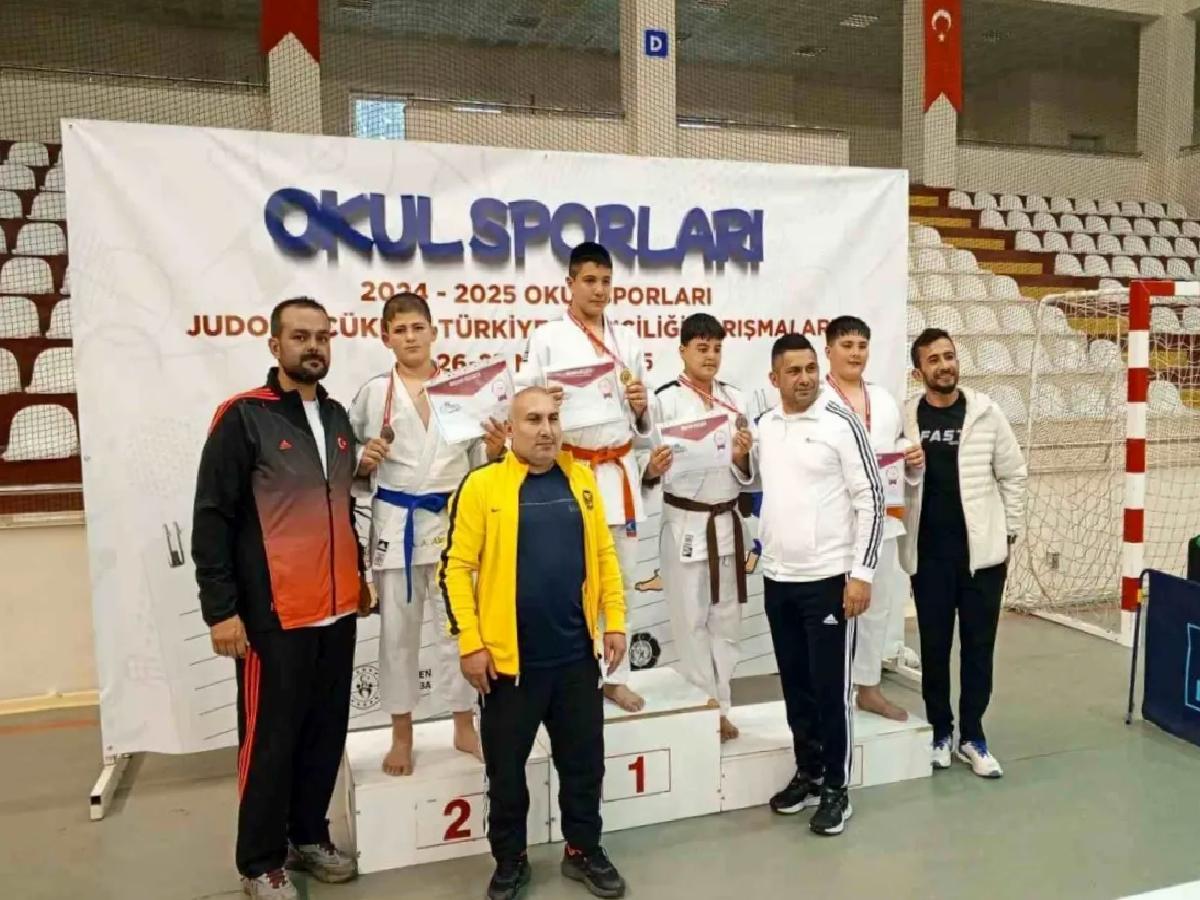 Bilecikli Genç Judo Sporcusu İkincilik Elde Etti