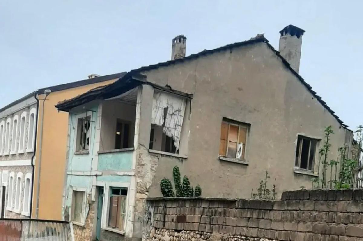 Bilecik’te Metruk Ev Arbede Yarattı