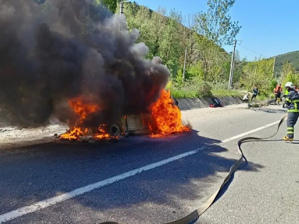 Bilecik’te Otomobilde Yangın Çıktı