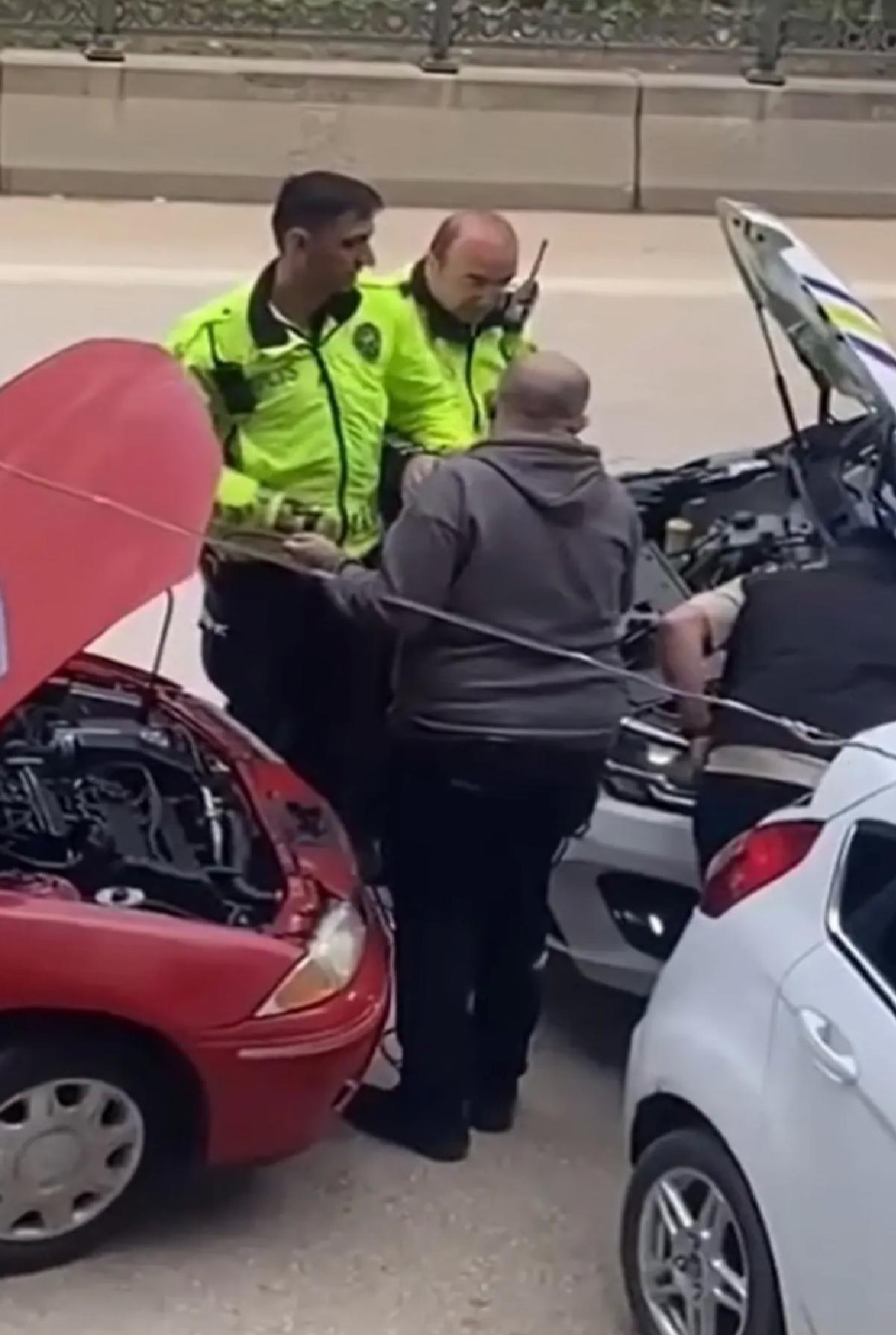 Bilecik’te Trafik Ekiplerinden Akü Yardımı
