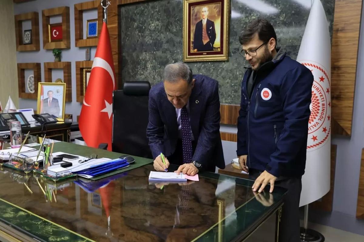Bingöl Valisi Gazze için Kurban Bağışı Yaptı