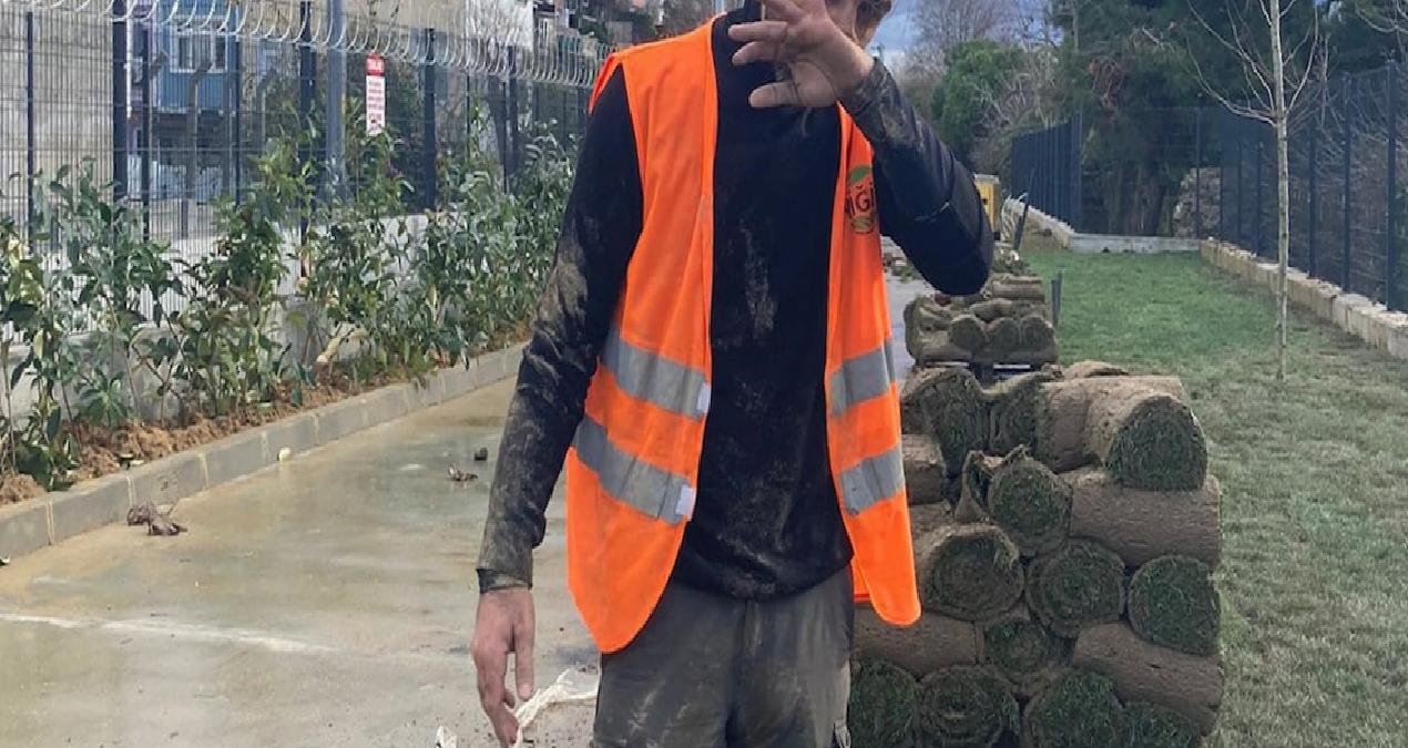 Bir zeytini bölerek yiyen en yoksul megaloman