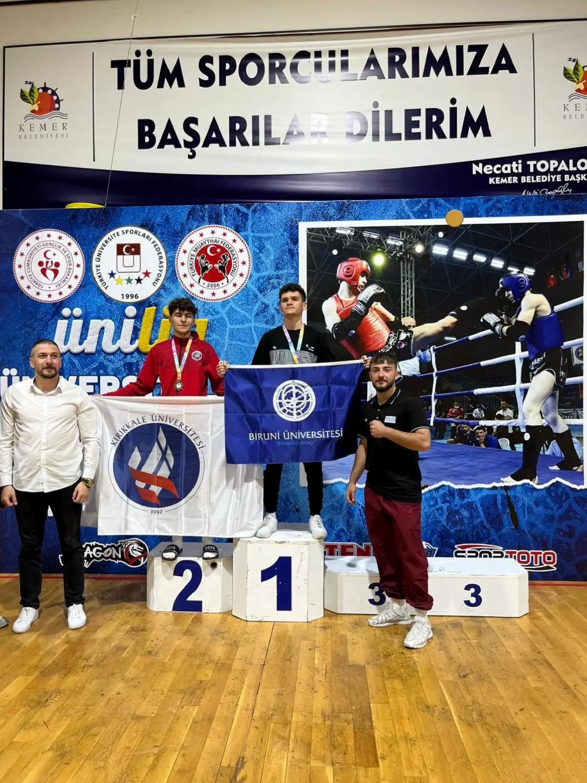 Biruni Üniversitesi Öğrencisi Muay Thai Türkiye Şampiyonu Oldu