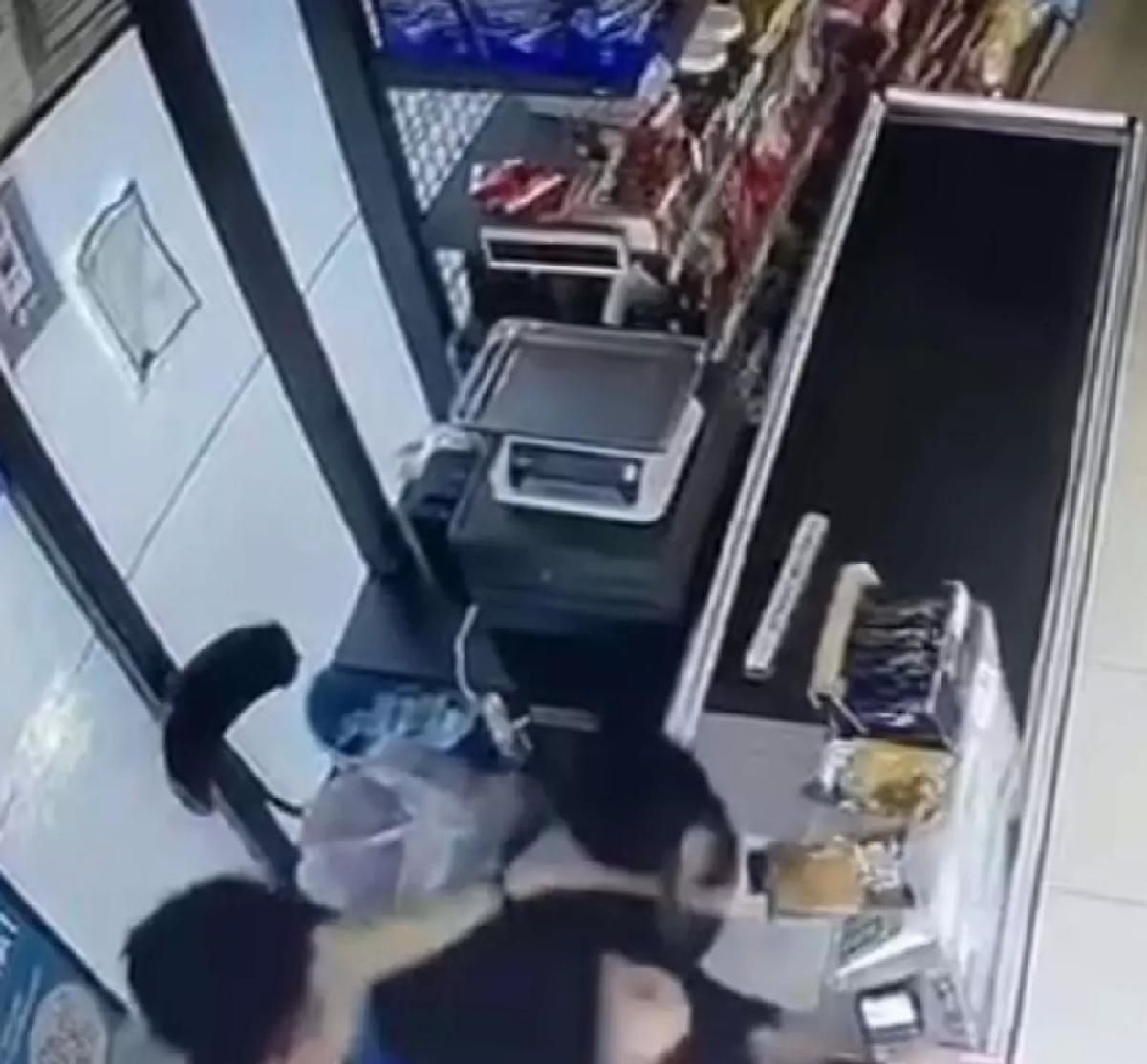 Bodrum’da Market Çalışanına Darbe