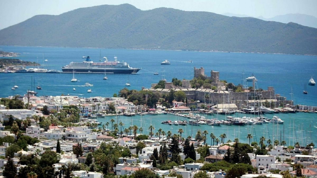 Bodrum’da tatilin maliyeti: Kişi başı oda 43 bin, plaj girişi 6 bin lira