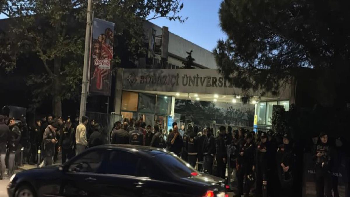 Boğaziçi Üniversitesi’nde göstericiler polise saldırdı: 97 gözaltı