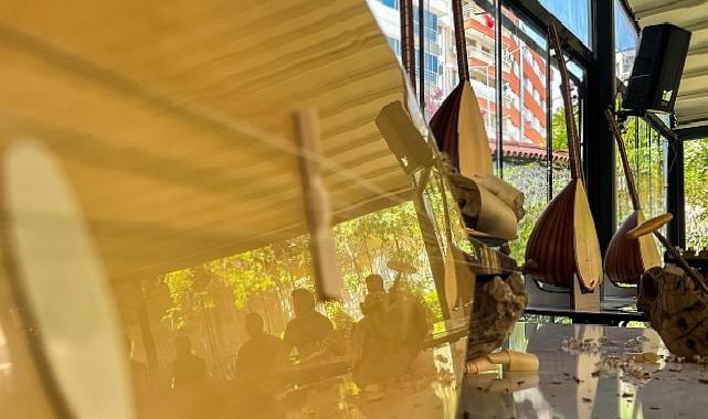 Bornova’da Çalgı Yapım Çalıştayı büyük ilgi gördü