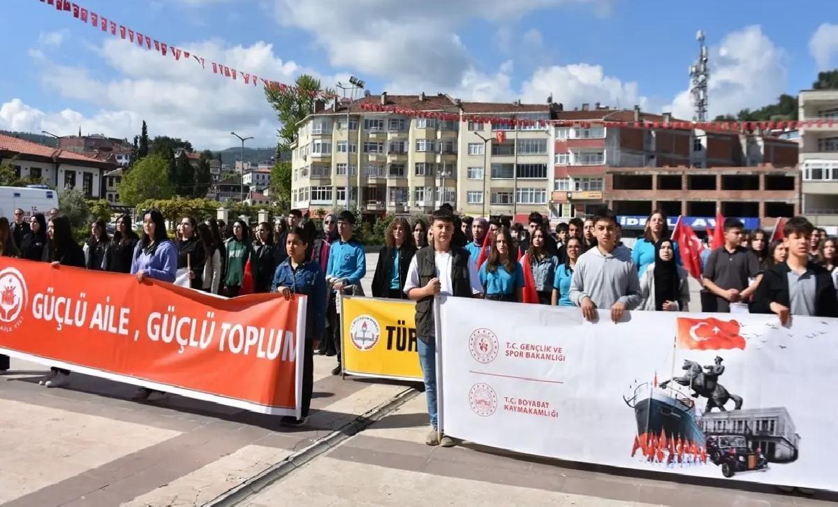 Boyabat’ta Gençlik Yürüyüşü düzenlendi