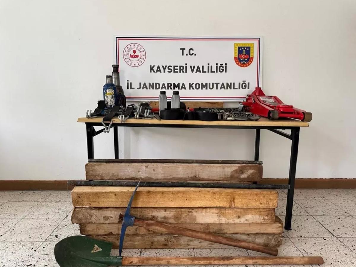 Bünyan’da Kaçak Kazı Suçüstü