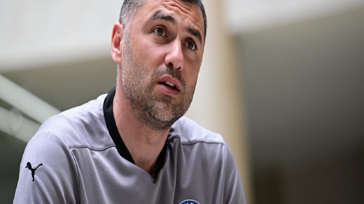 Burak Yılmaz, Türkiye’de futbola ‘ölüm ya da kalım’ olarak bakılmasını istemiyor