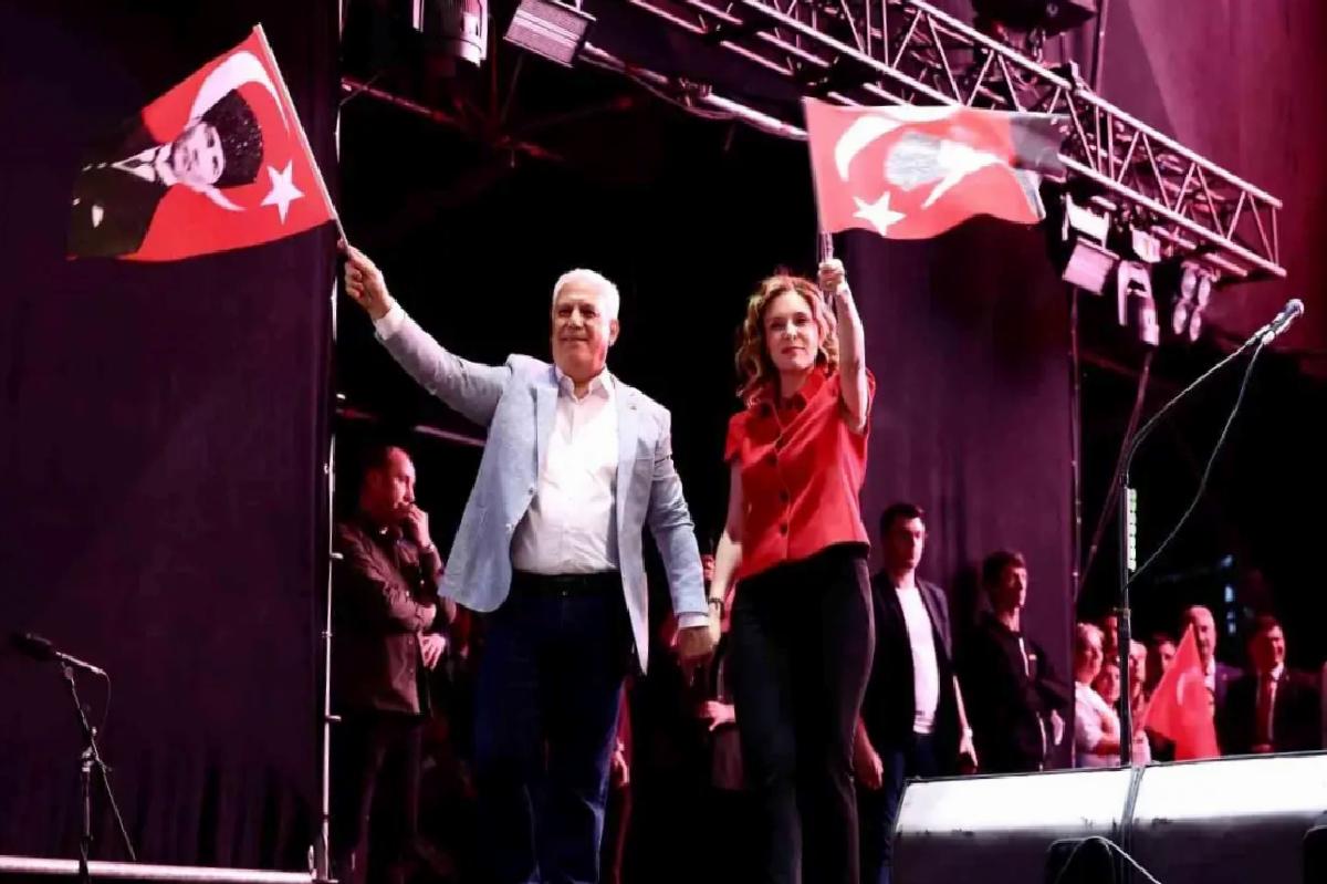 Bursa’da 19 Mayıs coşkusu “Mor ve Ötesi” ile zirve yaptı