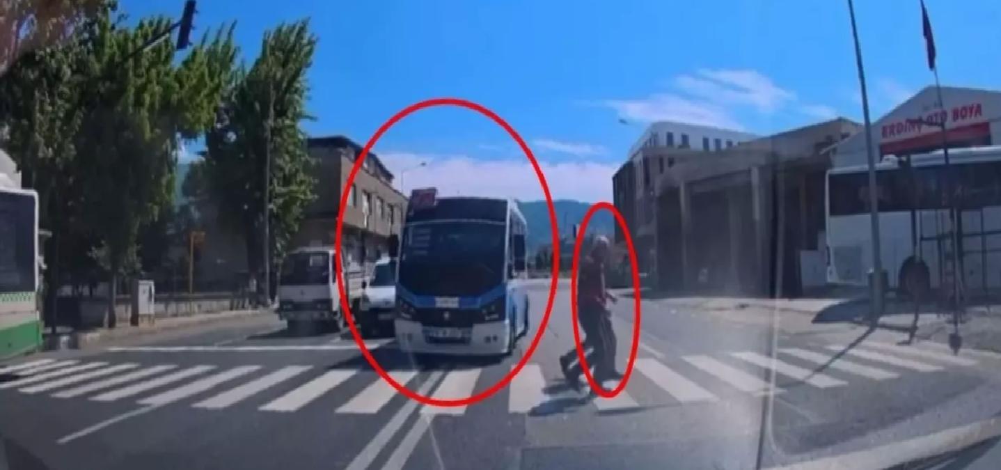 Bursa’da Minibüs Ters Şeritte Gitti