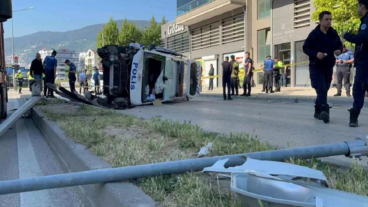 Bursa’da Polis Aracı Takla Attı