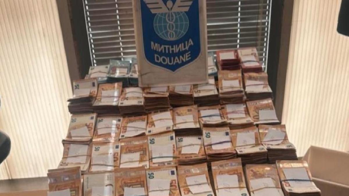 Bursa’da tıra gizlediği 61 bin euroyu Bulgar gümrüğü yakaladı