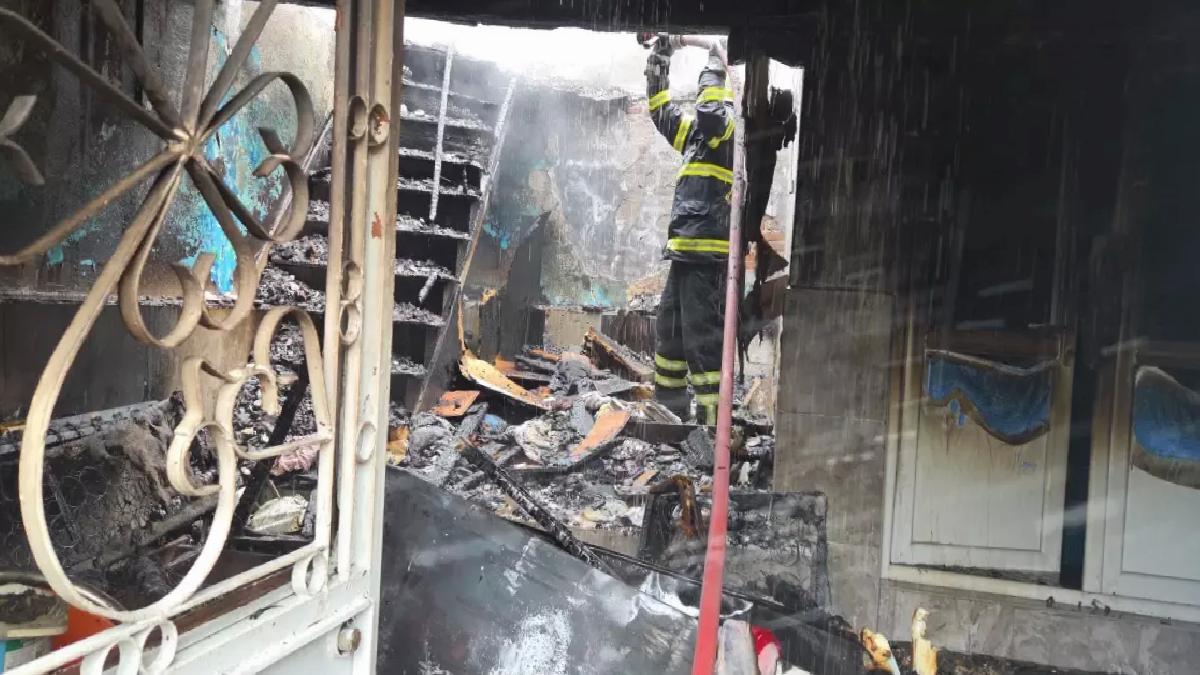 Bursa’da Yangın: 2 Katlı Ev Küle Döndü