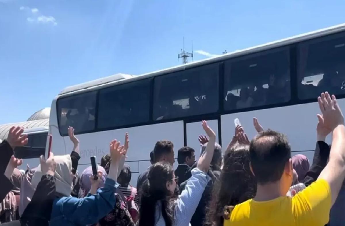 Bursa’dan Hac Adayları Uğurlandı
