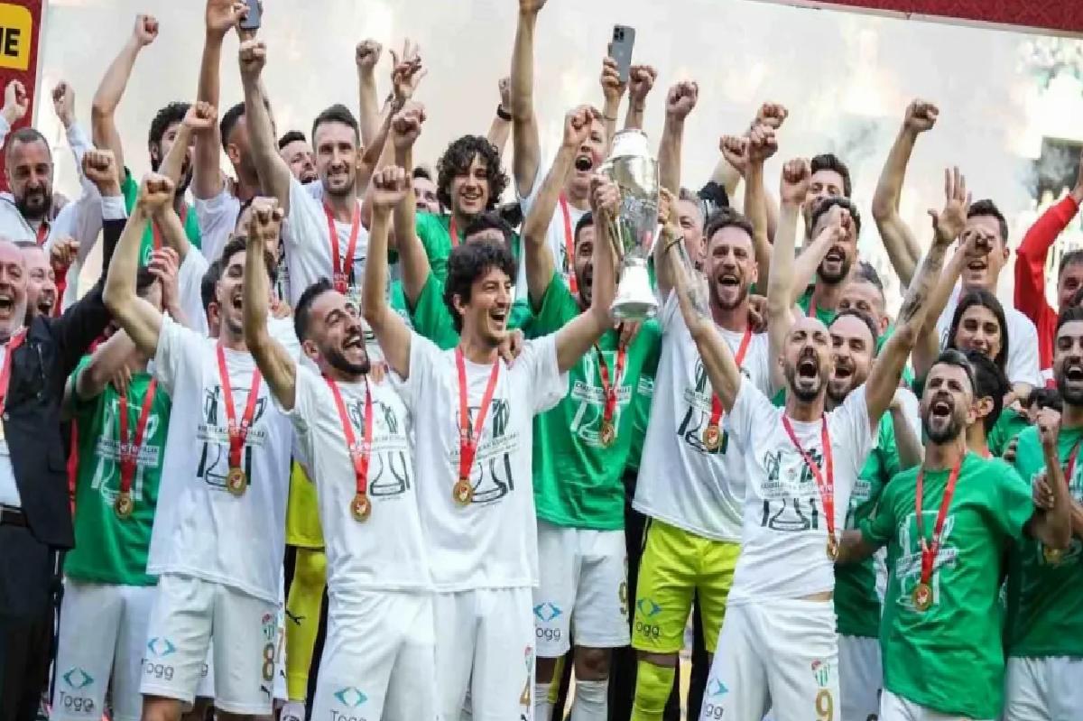 Bursaspor’da 8 Oyuncunun Sözleşmesi Sona Erdi