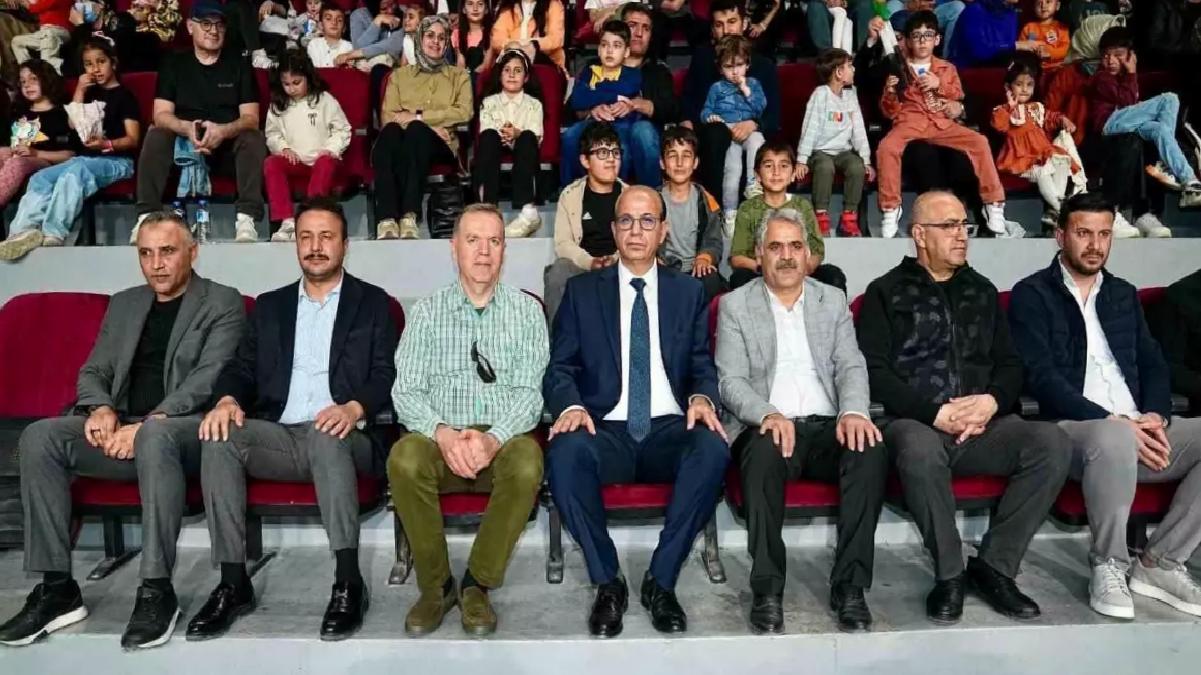 Cambaz Mithat’tan Unutulmaz Sirk Gösterisi