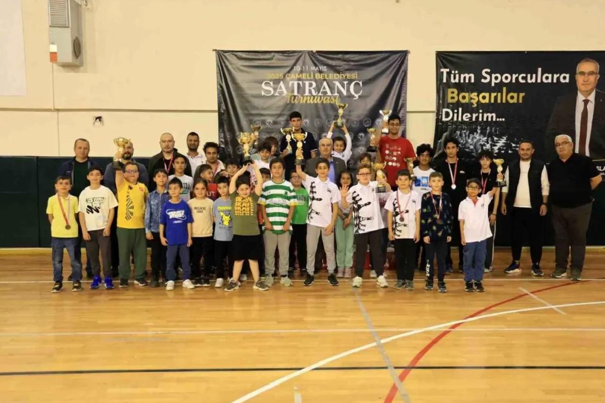 Çameli’de Gençlik ve Spor Bayramı Satranç Turnuvası Gerçekleştirildi