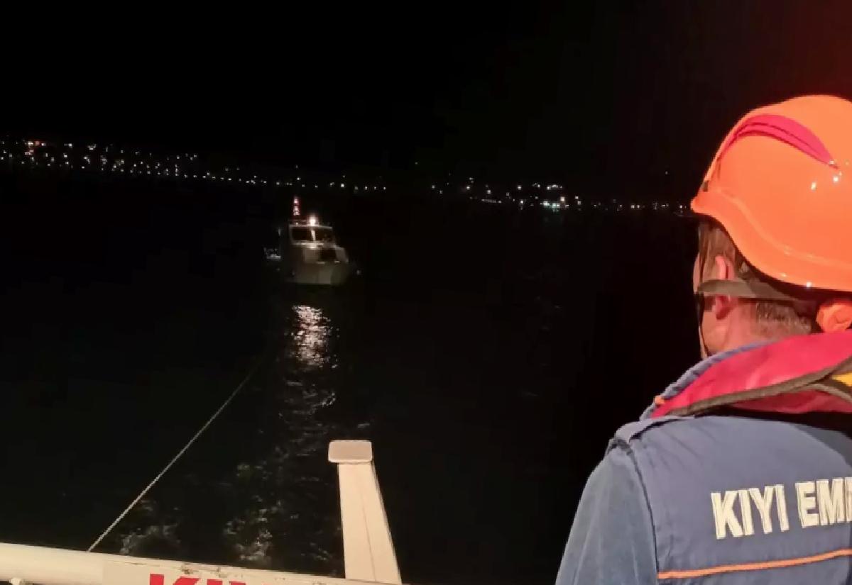 Çanakkale Boğazı’nda Tekne Kurtarıldı