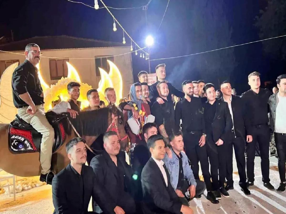 Çanakkale’de Renkli Düğün Töreni