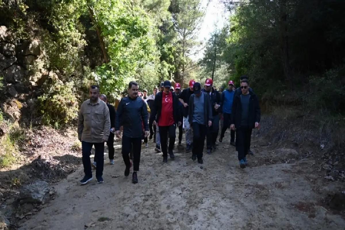 Çanakkale’de şehitlere saygı yürüyüşü gerçekleştirildi