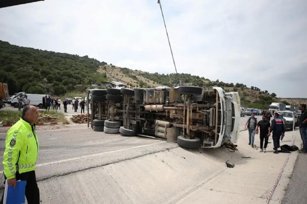 Çanakkale’de Trafik Kazası: 5 Ölü, 11 Yaralı