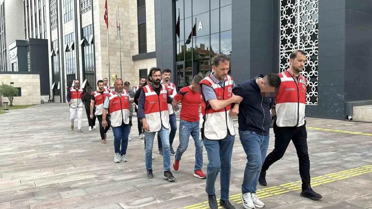 Çanakkale’de Trafik Kazası: 5 Şüpheli Adliyeye Sevk Edildi
