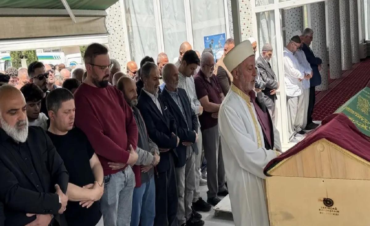 Çanakkale’deki Kazada Hayatını Kaybeden Aynur Kocabey Defnedildi