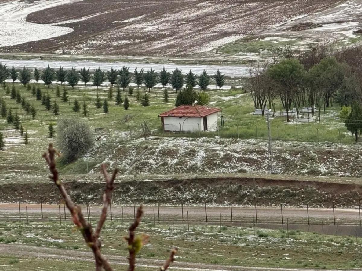Çankırı’da Sağanak ve Dolu Hasara Yol Açtı