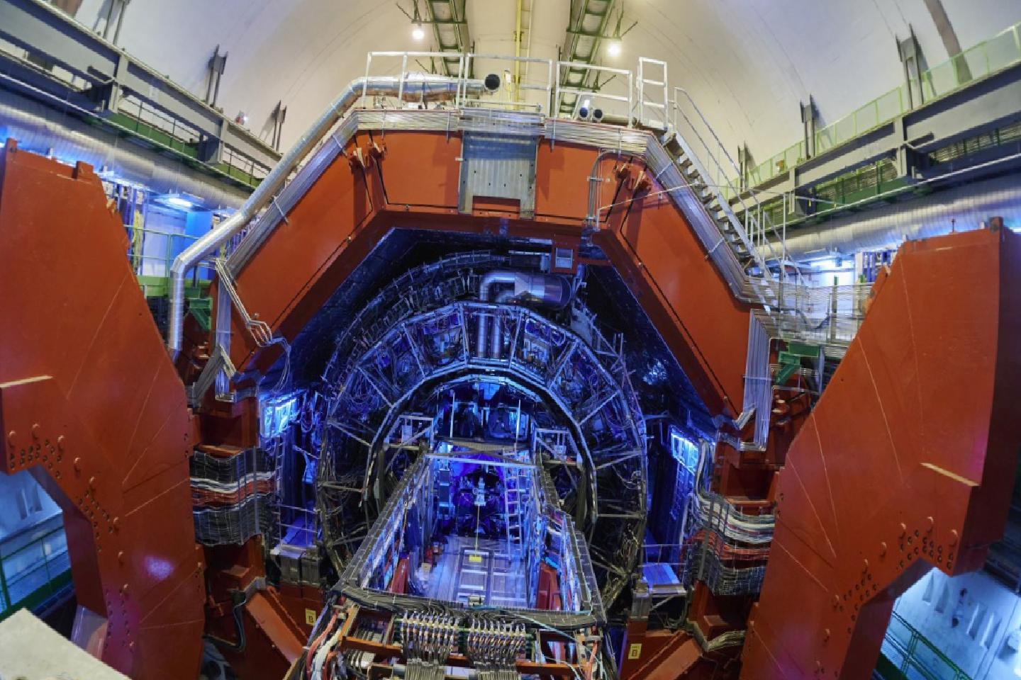 CERN’de modern simya: Kurşun altına dönüştü