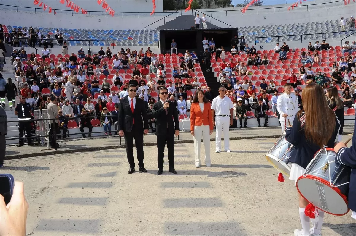 Çeşme’de 19 Mayıs Coşkuyla Kutlandı