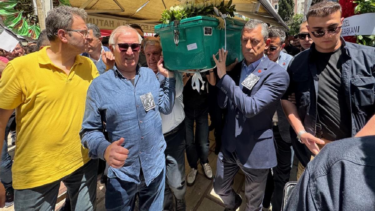 CHP lideri Özgür Özel Manisa’da cenaze törenine katıldı